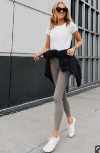 Read more about the article 5 Ways on how to wear leggings at home effortlessly