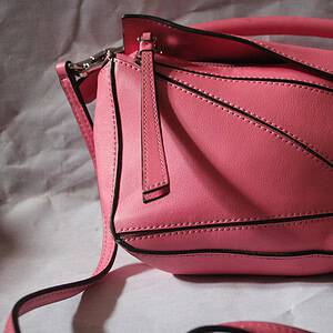 Preowned Loewe puzzle bag mini in pink (Excellent condition)