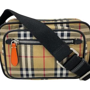 Burberry Unisex paddy camera bag ( preloved)